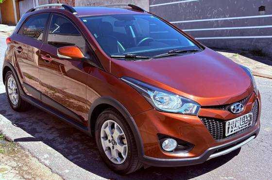 HYUNDAI HB20X 1.6 16V STYLE FLEX 4P AUTOMÁTICO